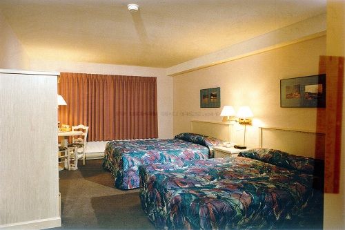 QUARTERDECK INN&MARINA RESORT 003